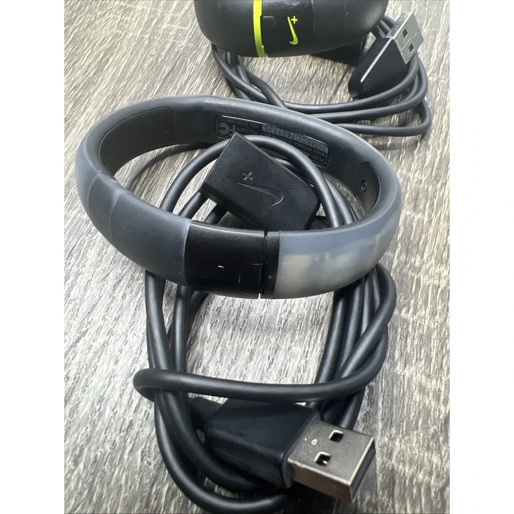 Lot Of 2 Nike + Fuelband SE Activity Tracker Fitness Band Clear Black W/ Charger